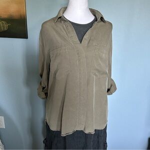 CLOTH & STONE Anthropologie Long Sleeve Hidden Button Green Tencel Shirt - M